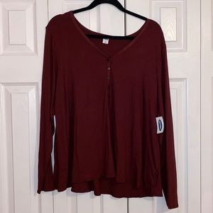 Long sleeve v-neck w/buttons